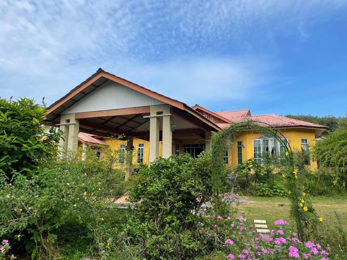 Kapal Terbang Guest House Langkawi Pantai Cenang  Esterno foto